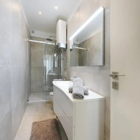 Modern In By The Sea Villa *