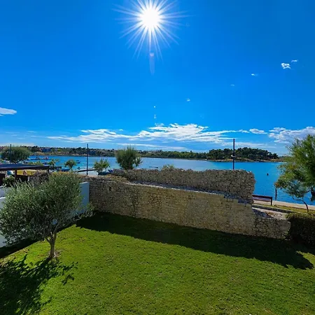 Villa Modern In By The Sea