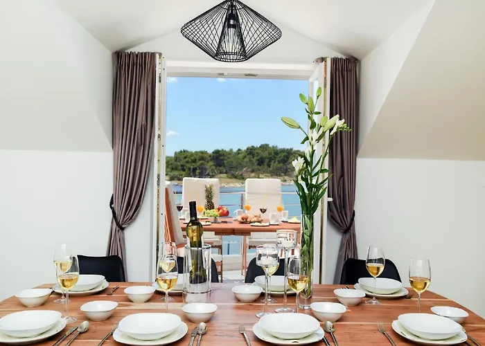Modern In By The Sea *