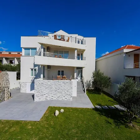 Modern In With Terrace Villa Nin