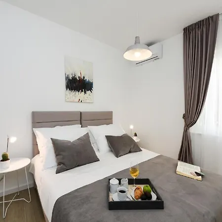 Modern In By The Sea Nin