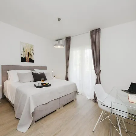 Modern In By The Sea 别墅 宁