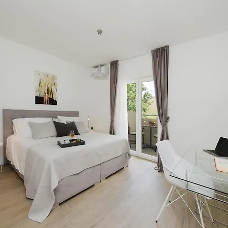 Modern In By The Sea 宁