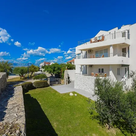 Modern In By The Sea *