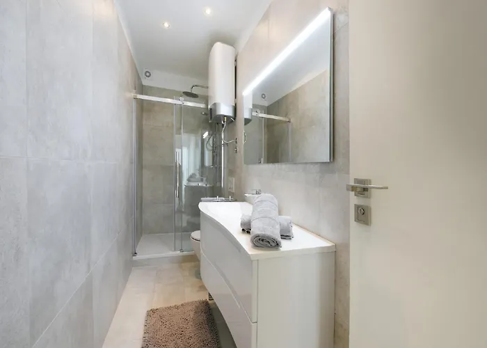 Modern In By The Sea Villa *