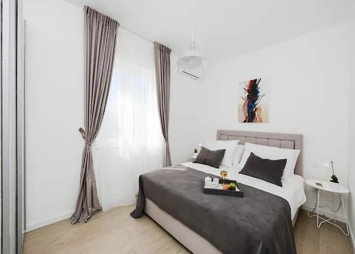 Villa Modern In By The Sea Nin