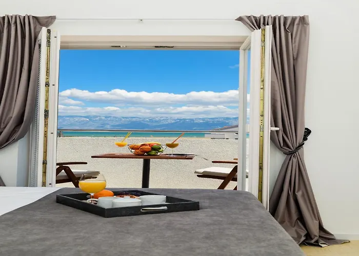 Modern In By The Sea *